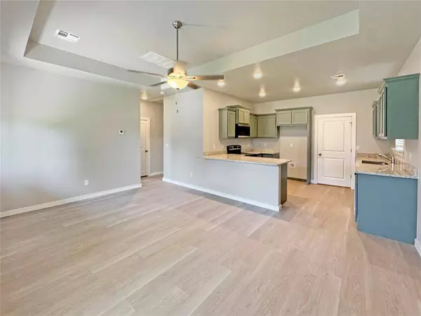 1108 W Dewey ST, Shawnee, OK 74801