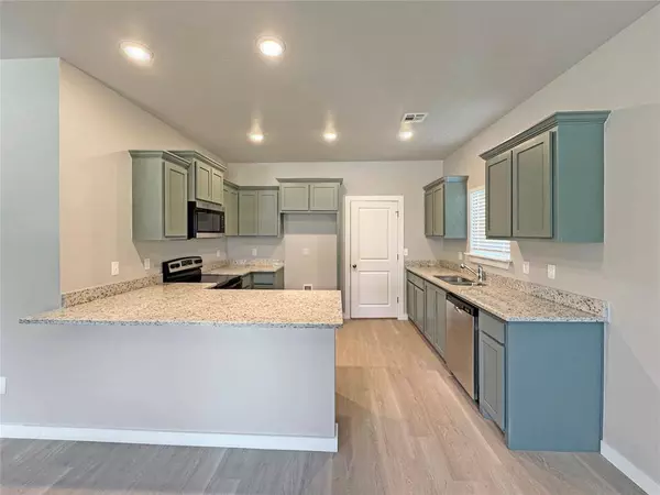 1108 W Dewey ST, Shawnee, OK 74801