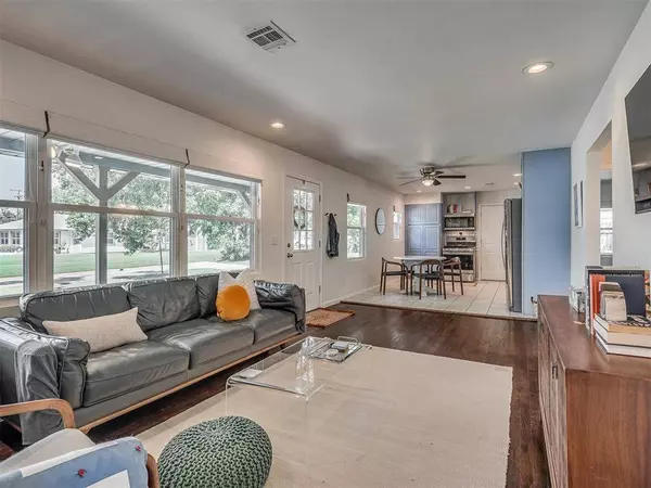 3032 Somerset PL, Oklahoma City, OK 73116