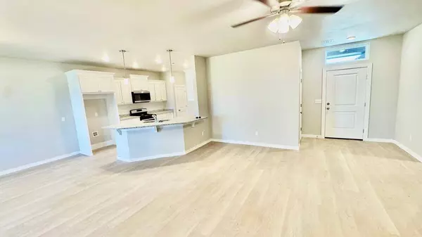 8325 NW 163rd TER, Edmond, OK 73013