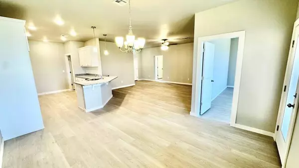 8325 NW 163rd TER, Edmond, OK 73013