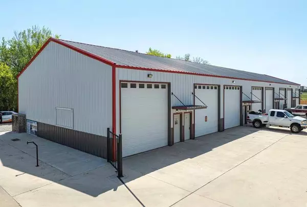 308 W State Hwy 152 HWY #212, Mustang, OK 73064