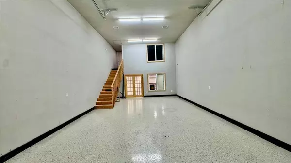 308 W State Hwy 152 HWY #212, Mustang, OK 73064