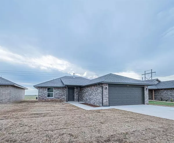 1626 Highland LOOP, Guthrie, OK 73044
