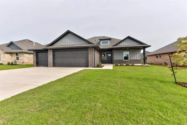 1931 W Flintlock WAY, Mustang, OK 73064