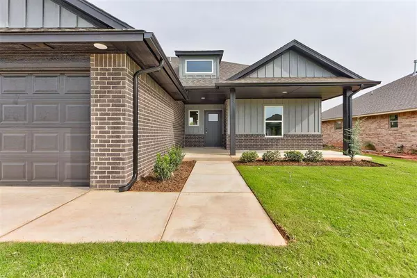 1931 W Flintlock WAY, Mustang, OK 73064