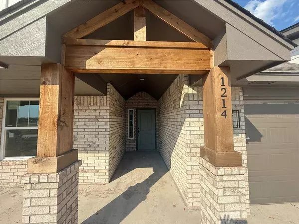 1214 Stonebridge WAY, Enid, OK 73703