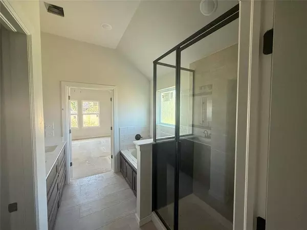 1214 Stonebridge WAY, Enid, OK 73703