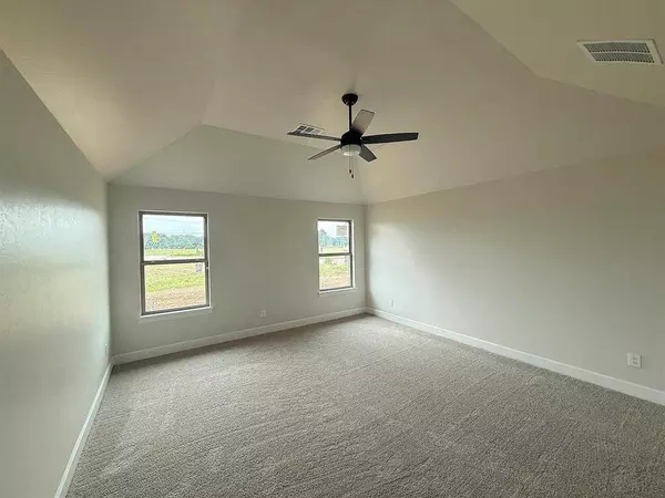 2706 Belle Crossing DR, Enid, OK 73703