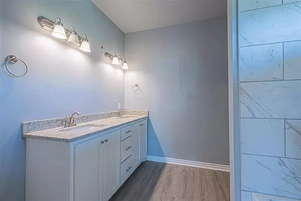 412 Grove ST, Perry, OK 73077