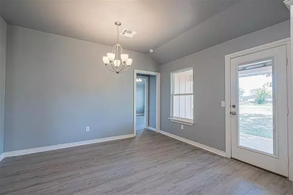 412 Grove ST, Perry, OK 73077