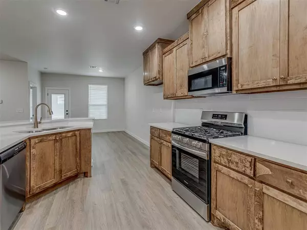 8301 NW 163rd TER, Edmond, OK 73013