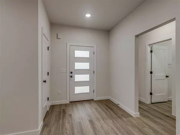 8301 NW 163rd TER, Edmond, OK 73013