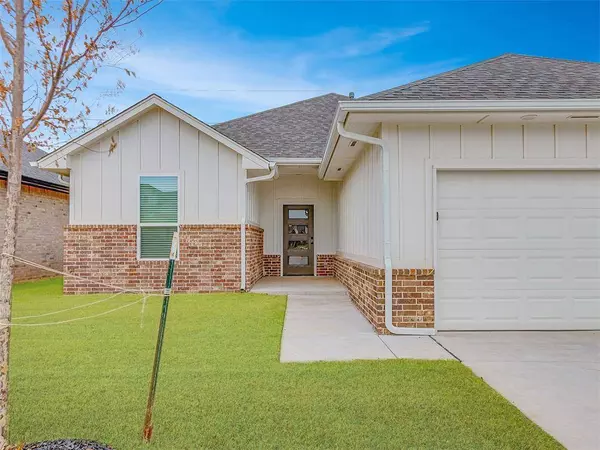 8301 NW 163rd TER, Edmond, OK 73013