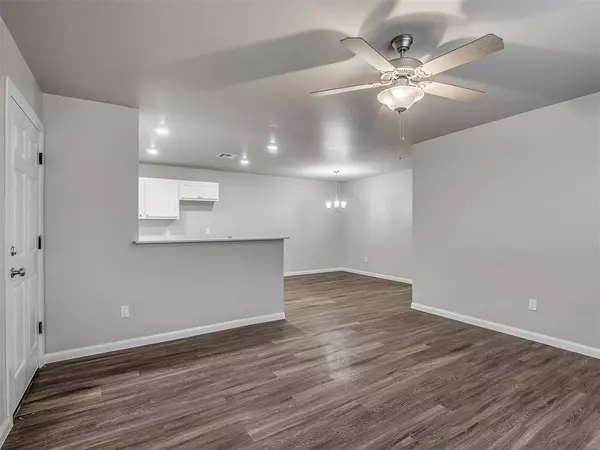 206 Gray ST, Yukon, OK 73099