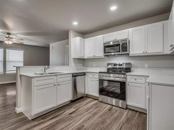 206 Gray ST, Yukon, OK 73099