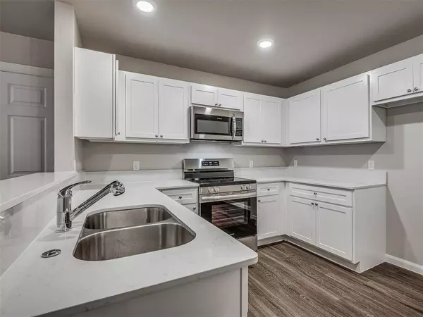 206 Gray ST, Yukon, OK 73099