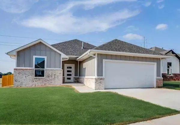 8329 NW 163rd TER, Edmond, OK 73013
