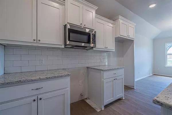 118 Cedar ST, Perry, OK 73077