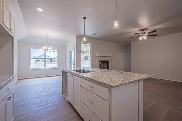 118 Cedar ST, Perry, OK 73077