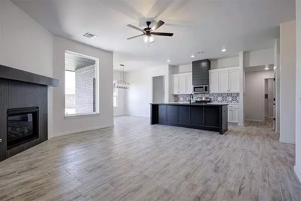 2008 W Flintlock WAY, Mustang, OK 73064