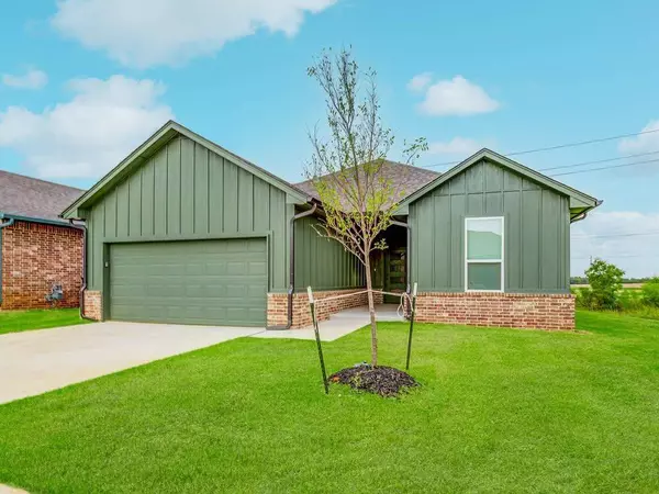 8225 NW 163rd TER, Edmond, OK 73013