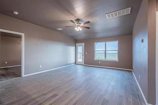 1524 Highland LOOP, Guthrie, OK 73044