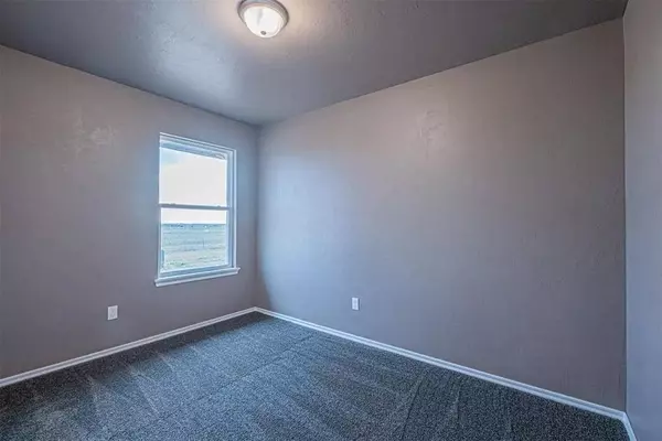 1524 Highland LOOP, Guthrie, OK 73044