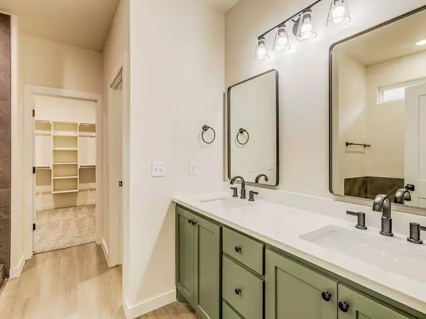 8225 NW 163rd TER, Edmond, OK 73013