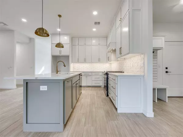 10901 Sandstone Ridge WAY, Guthrie, OK 73044