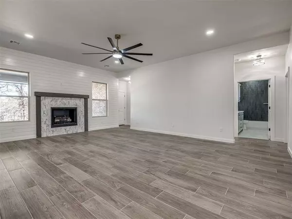 10924 Sandstone Ridge WAY, Guthrie, OK 73044