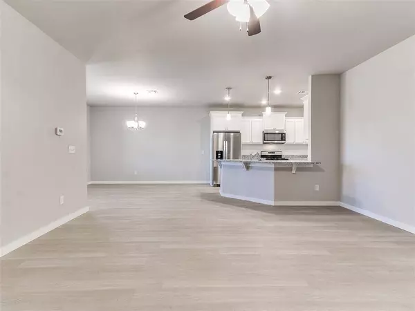 8325 NW 163rd TER, Edmond, OK 73013