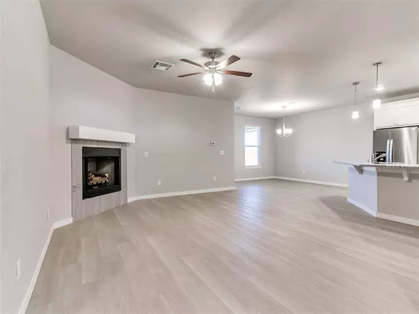 8325 NW 163rd TER, Edmond, OK 73013