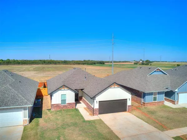 8325 NW 163rd TER, Edmond, OK 73013