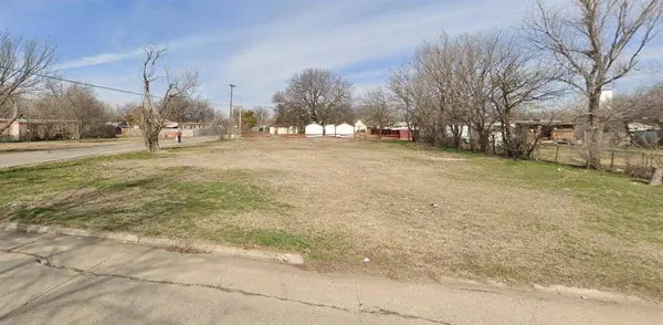 2525 SW J AVE, Lawton, OK 73505