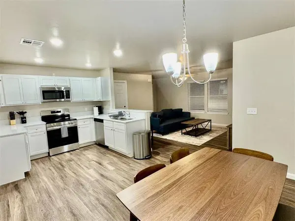 203 Gray ST, Yukon, OK 73099