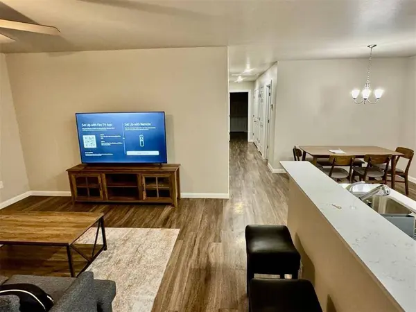 203 Gray ST, Yukon, OK 73099