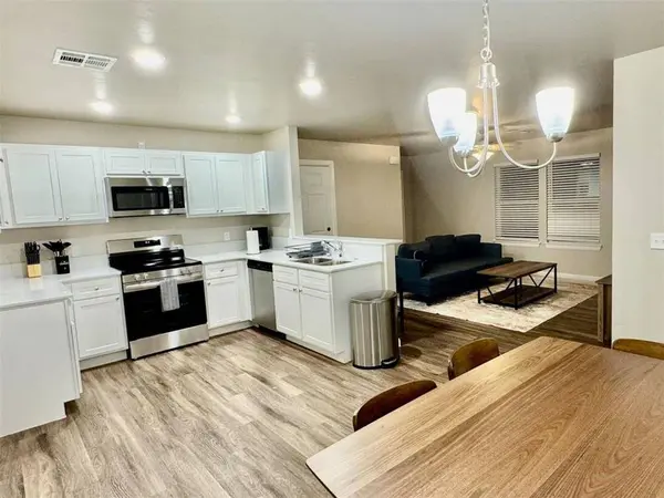 203 Gray ST, Yukon, OK 73099