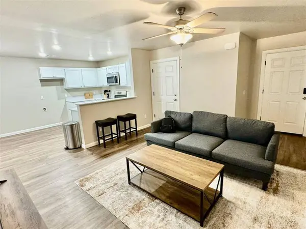 203 Gray ST, Yukon, OK 73099