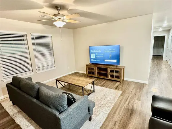 203 Gray ST, Yukon, OK 73099