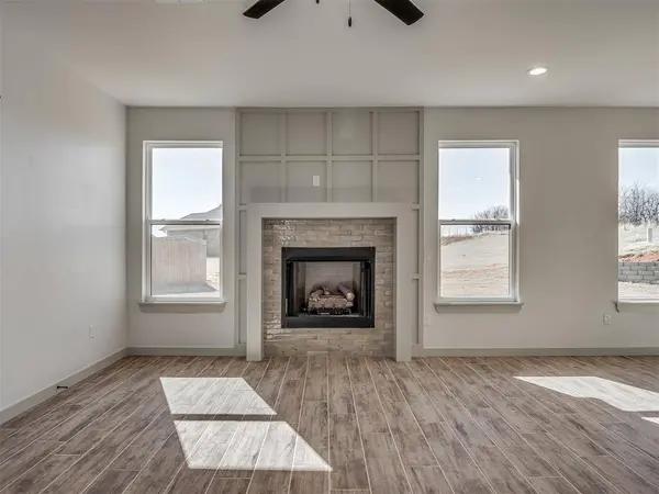 2240 E Thomas TER, Mustang, OK 73064