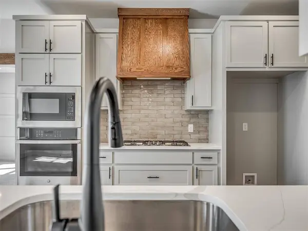 2240 E Thomas TER, Mustang, OK 73064