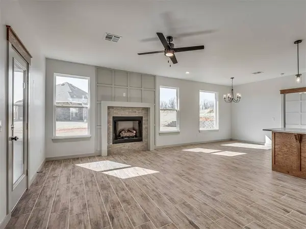 2240 E Thomas TER, Mustang, OK 73064