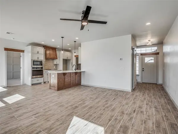 2240 E Thomas TER, Mustang, OK 73064