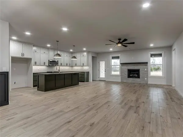 1926 Cattle DR, Guthrie, OK 73044