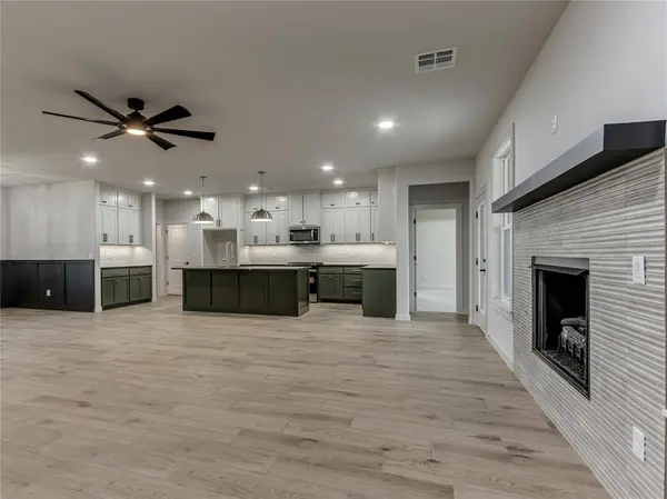 1926 Cattle DR, Guthrie, OK 73044