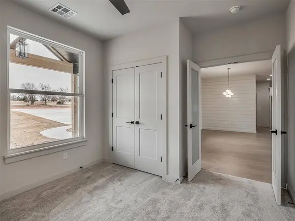 1827 S Blackberry BND, Guthrie, OK 73044