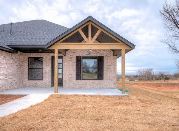 1827 S Blackberry BND, Guthrie, OK 73044