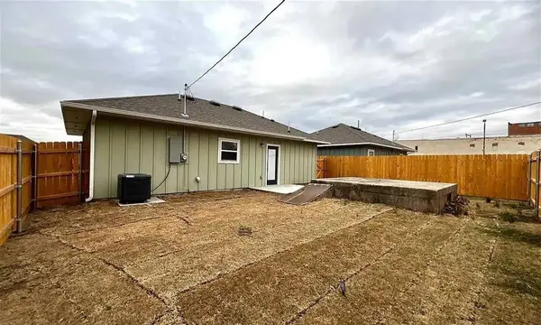 208 E Oklahoma, Blackwell, OK 74631