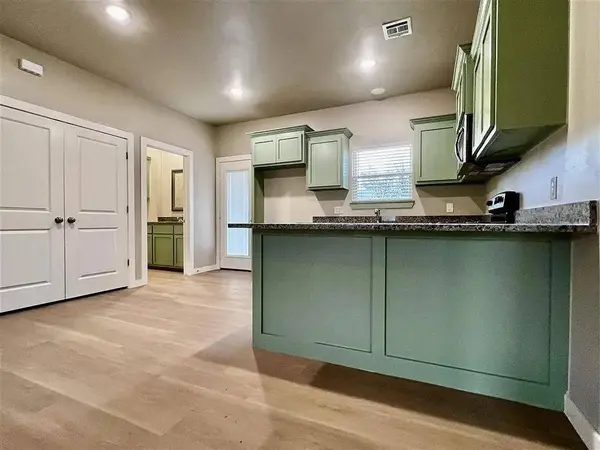 208 E Oklahoma, Blackwell, OK 74631